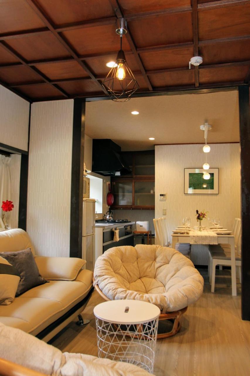 Family House Apartment Osaka Bagian luar foto